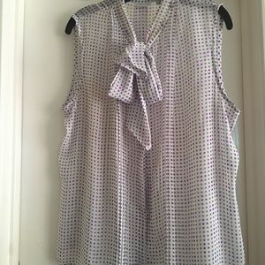 Liz Claiborne sleeveless top w/attached collar tie